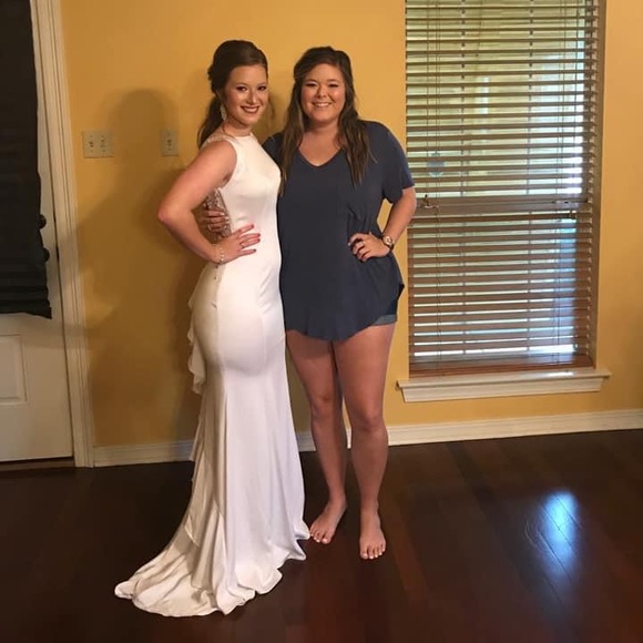 Ball gown/prom dress - Picture 2 of 2